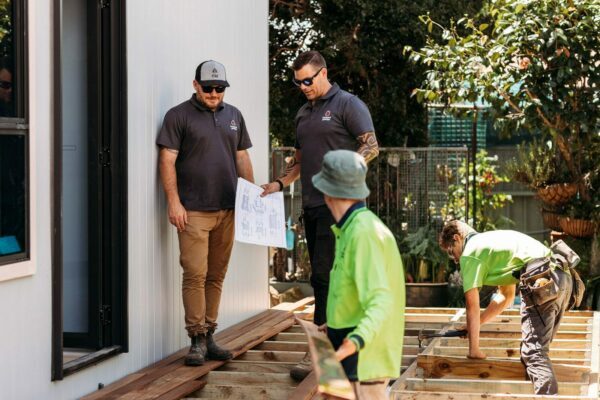 construction-specialists-backyard-grannys-600x400